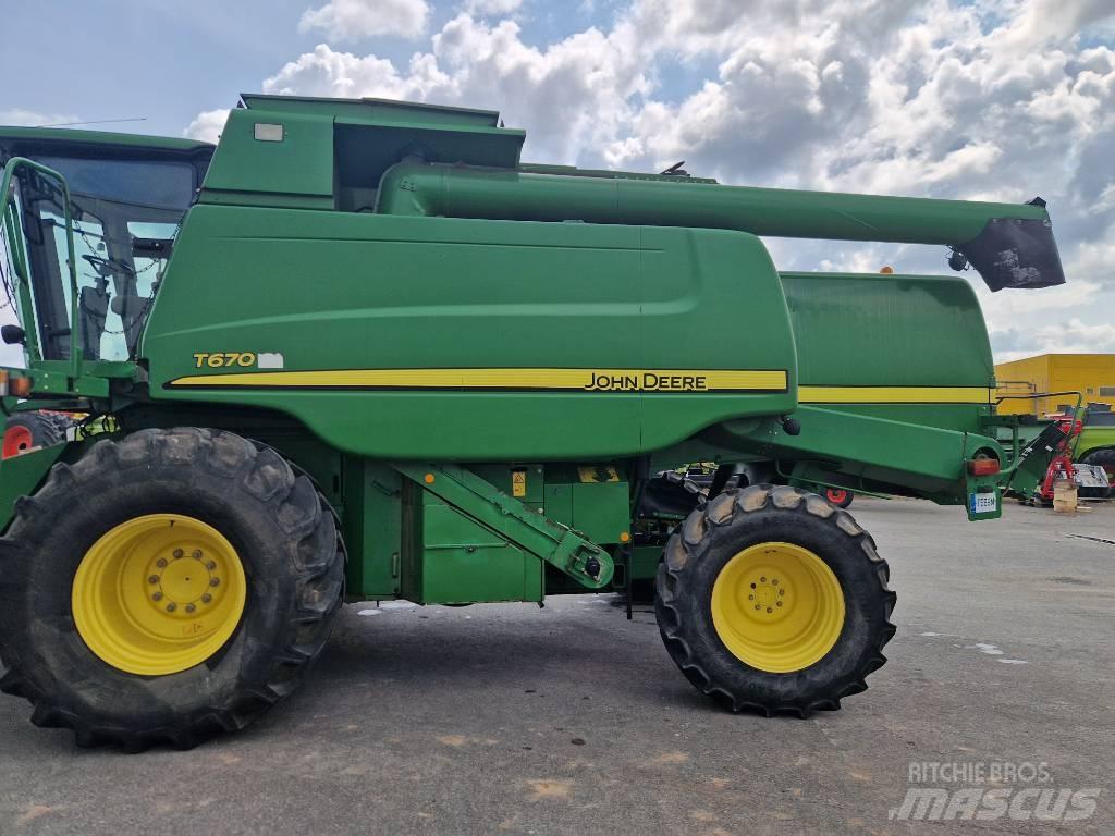 John Deere T670 Ražas novākšanas kombaini