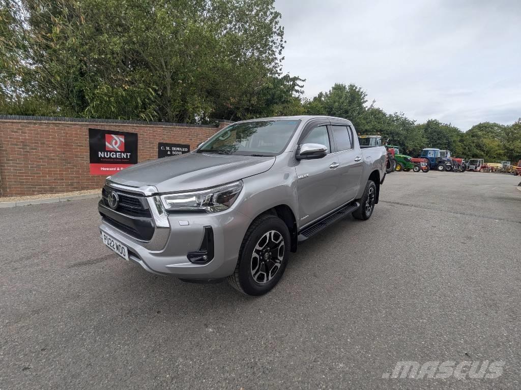 Toyota Hilux Vieglais kravas automobilis/izkraušana no sāniem