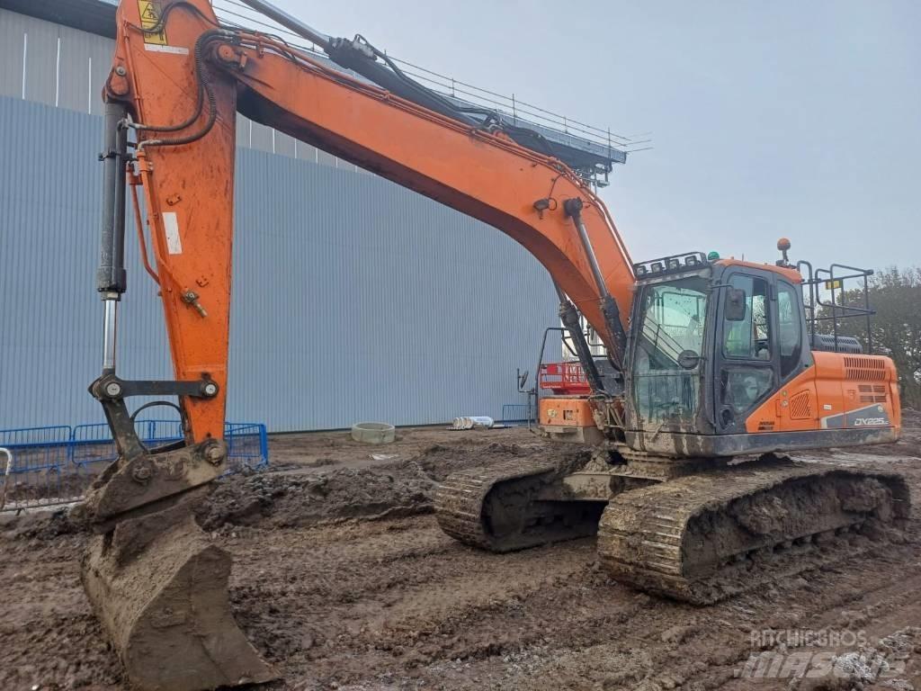 Doosan DX 225 LC-5 Kāpurķēžu ekskavatori