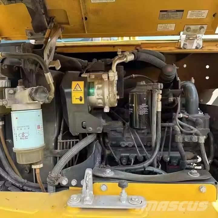 Komatsu PC 70 Kāpurķēžu ekskavatori