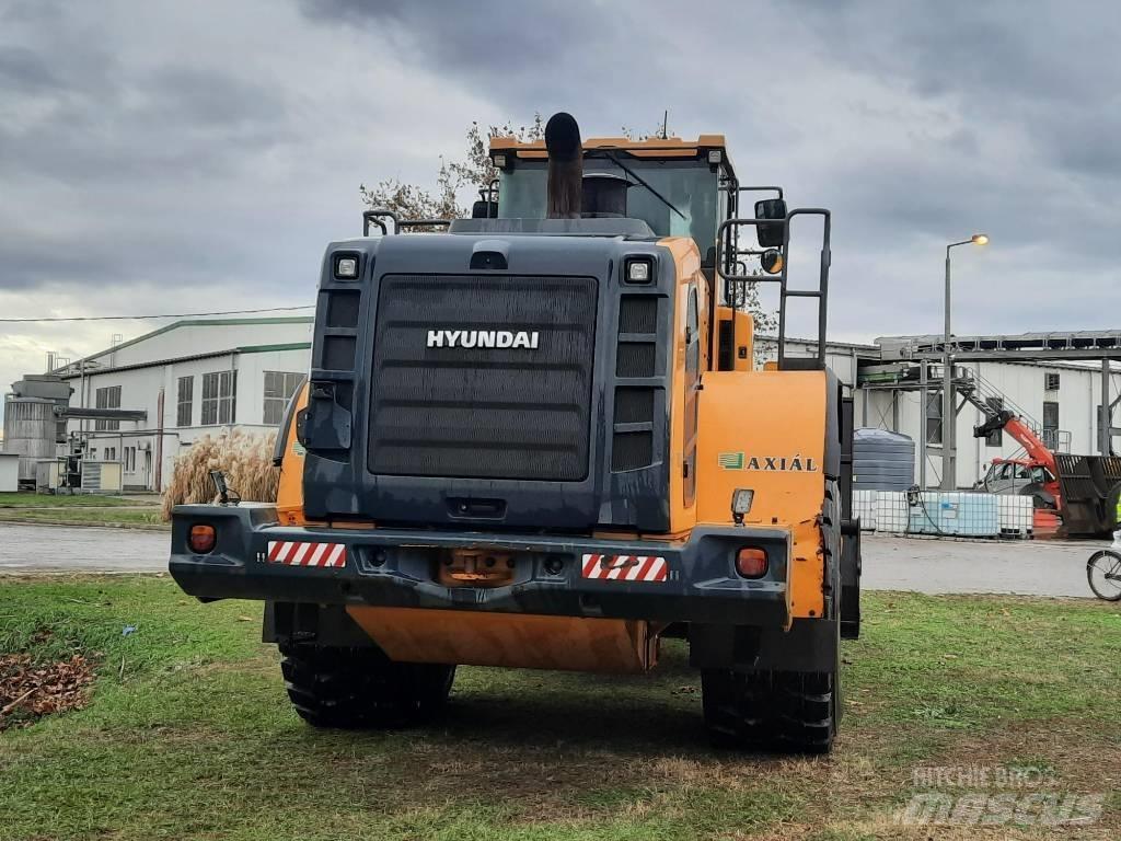 Hyundai HL 980 Iekrāvēji uz riteņiem