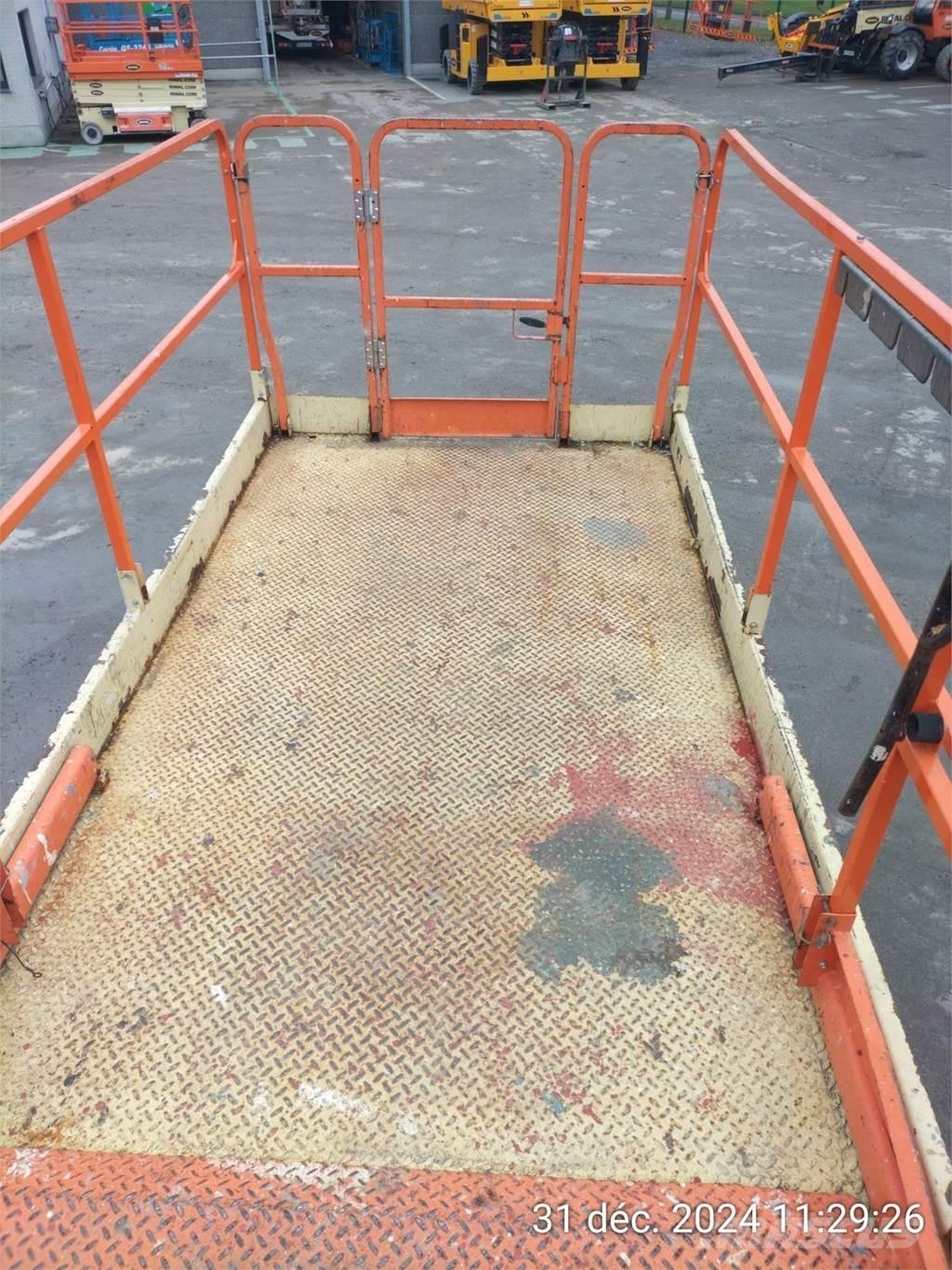 JLG 4069LE Šķerveida pacēlāji