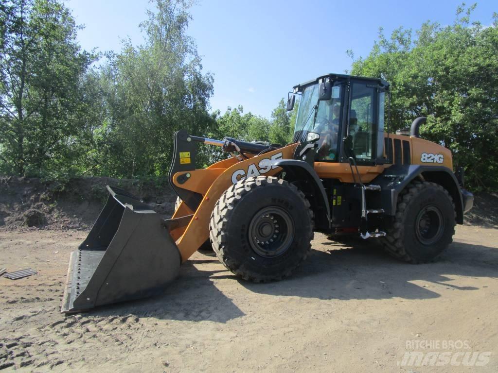 CASE 821 G Iekrāvēji uz riteņiem