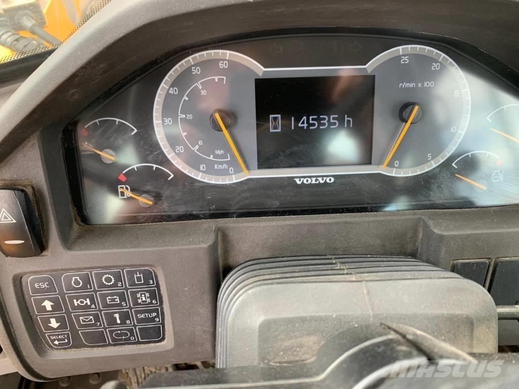 Volvo L 220 H Iekrāvēji uz riteņiem