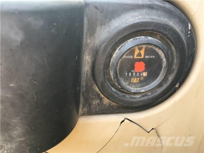 CAT 325 C Kāpurķēžu ekskavatori