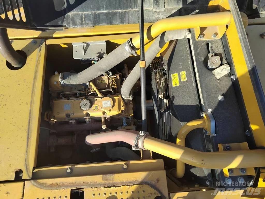 CAT 318 Kāpurķēžu ekskavatori