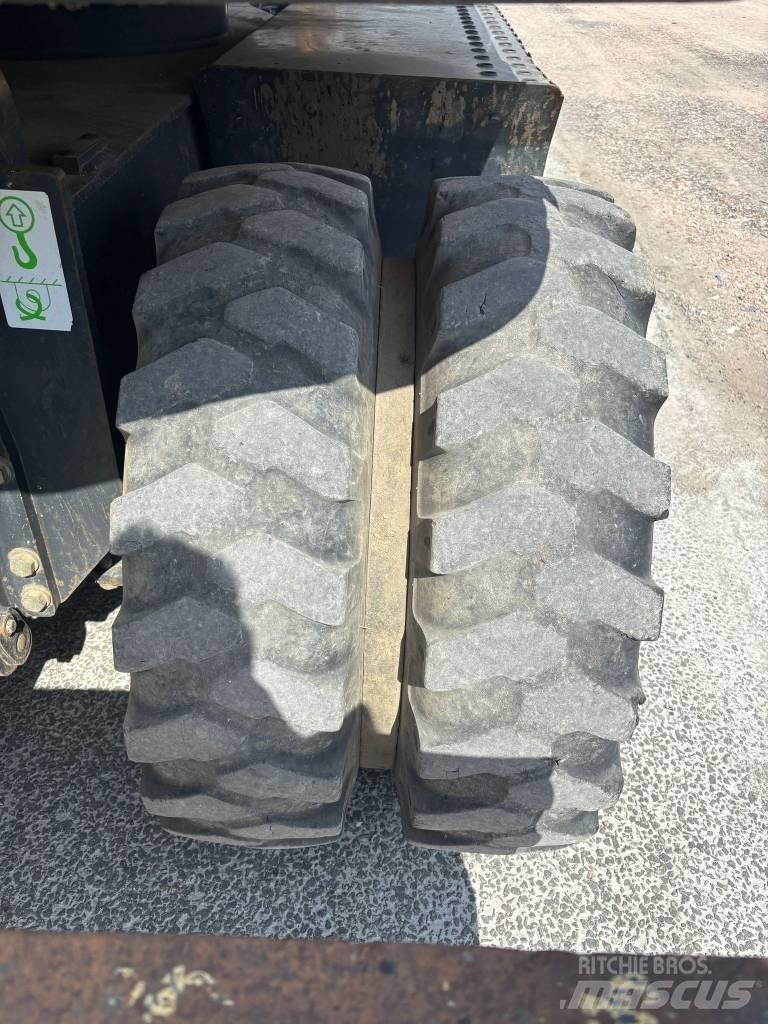 Komatsu PW 160 Ekskavatori uz riteņiem