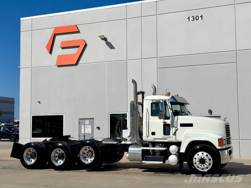 Mack CHU 613 Vilcēji