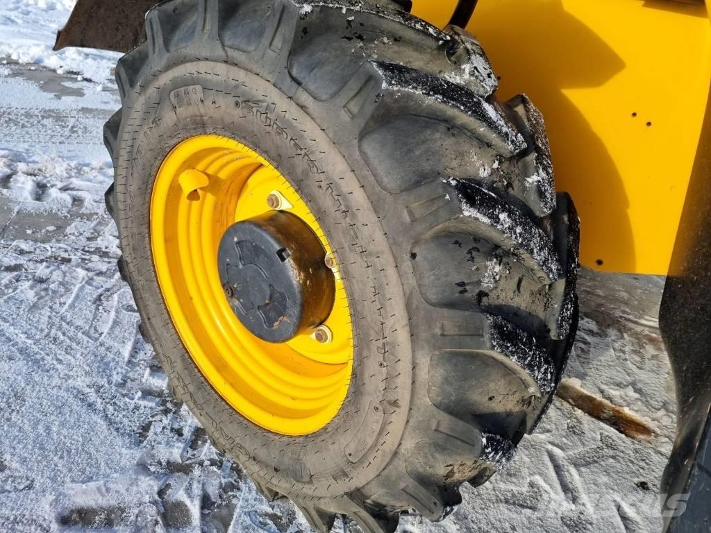 JCB 535-140 - MB9 Teleskopiskie manipulatori