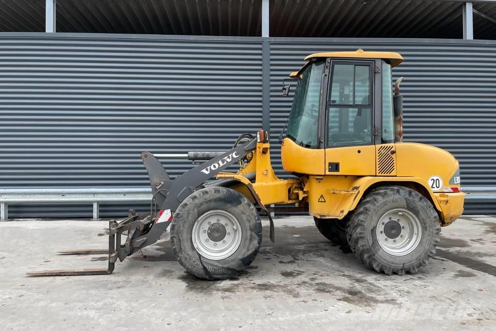 Volvo L 30 ZX Iekrāvēji uz riteņiem