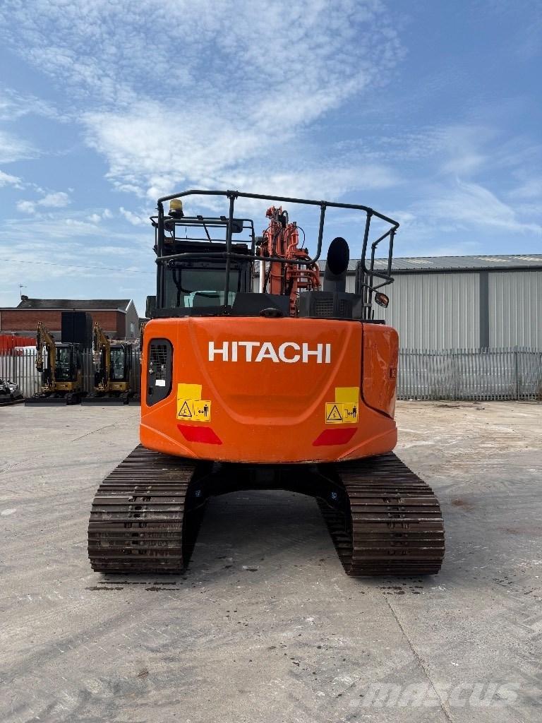 Hitachi ZX 135 US-6 Kāpurķēžu ekskavatori