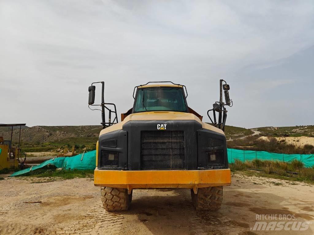 CAT 740B Artikulētie pašizgāzēji