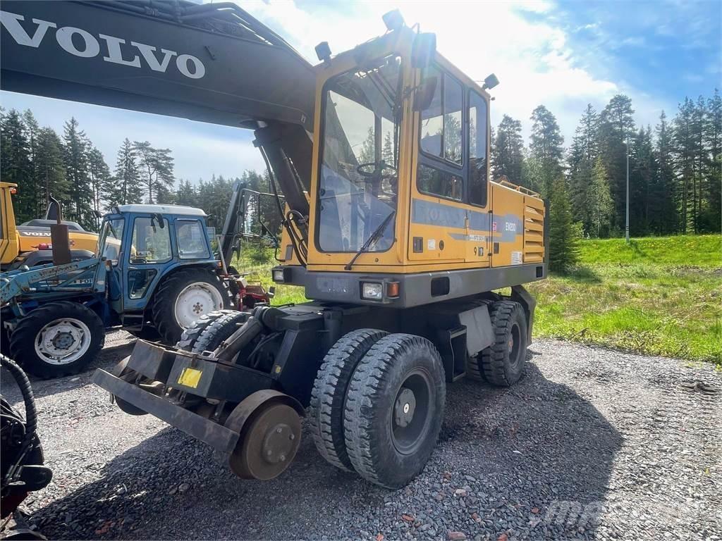 Volvo EW 200 4x4 Ekskavatori uz riteņiem
