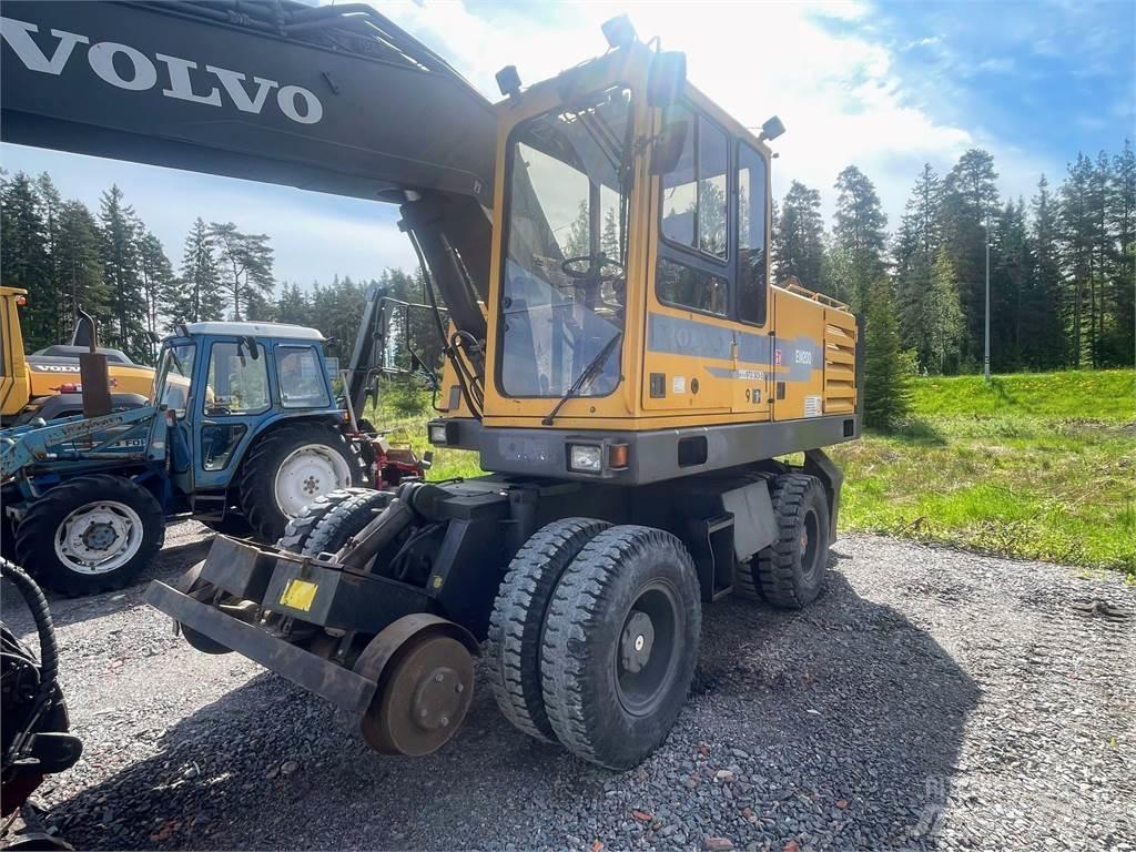 Volvo EW 200 4x4 Ekskavatori uz riteņiem