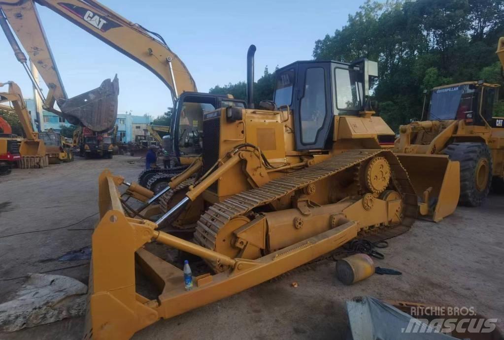 CAT D 6 R Kāpurķēžu buldozeri