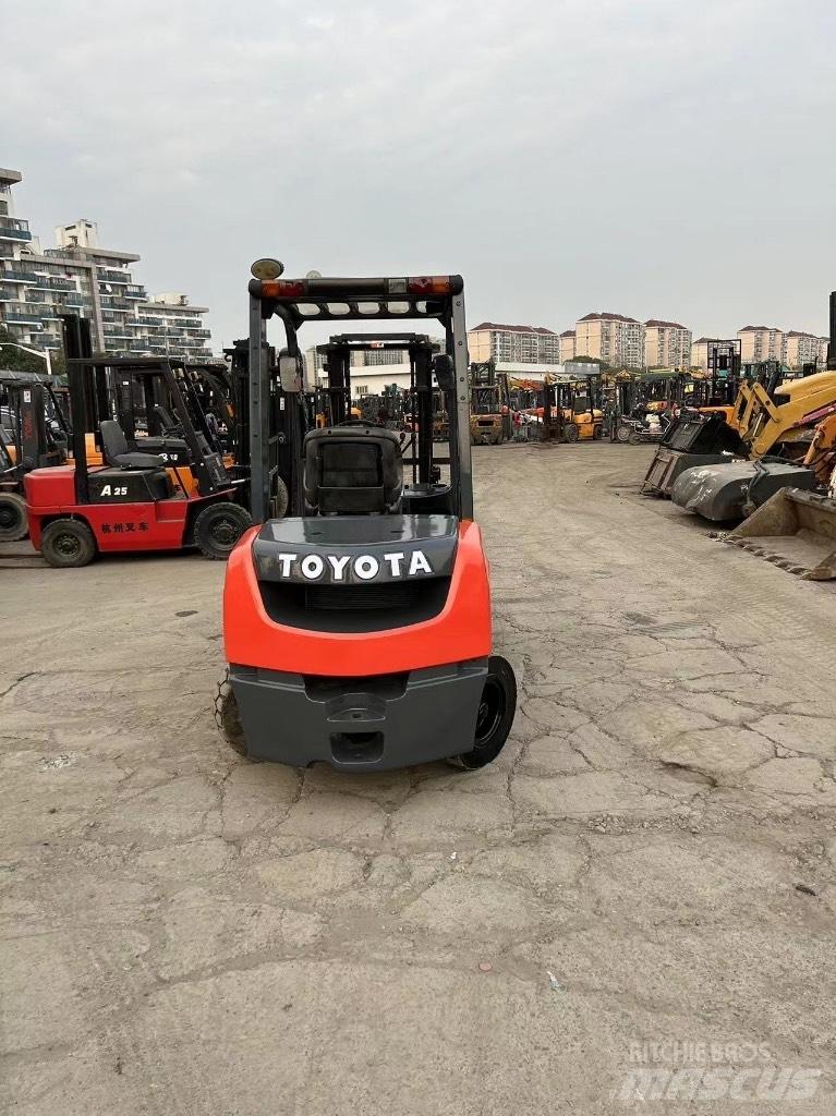 Toyota Toyota8F FD30 Tehnika ar dīzeļa dzinēju