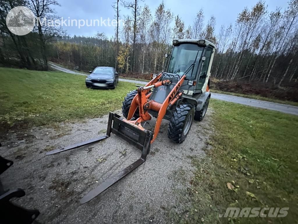 Atlas 65 Iekrāvēji uz riteņiem