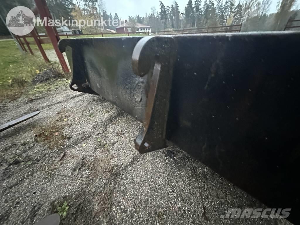 Atlas 65 Iekrāvēji uz riteņiem