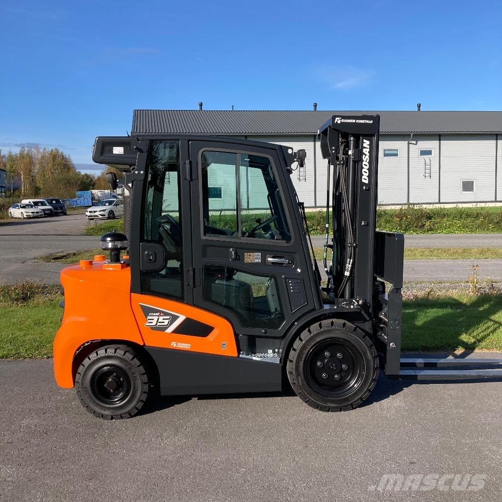 Doosan D35C-9 Diesel Tehnika ar dīzeļa dzinēju