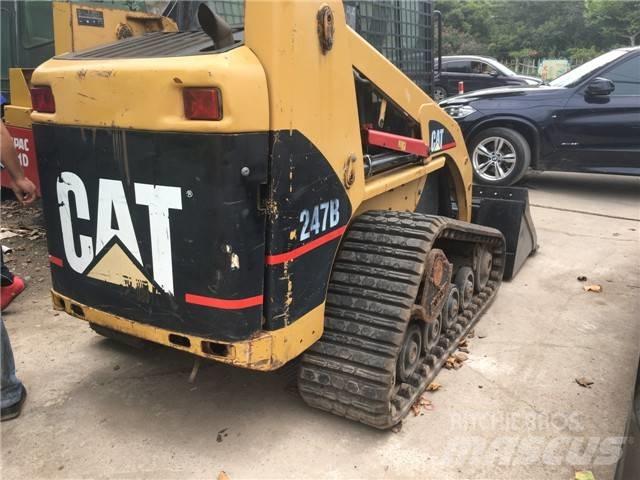 CAT 247 B Kāpurķēžu iekrāvēji