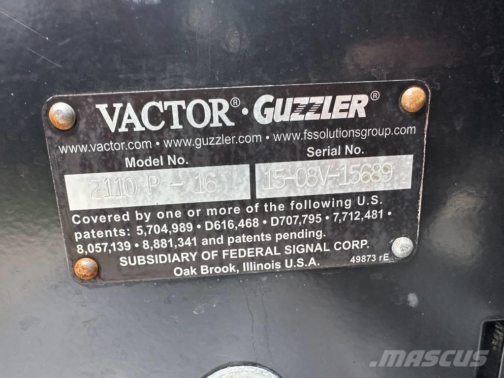 Freightliner 114 SD Kombinētās vakumsūkņa mašīnas