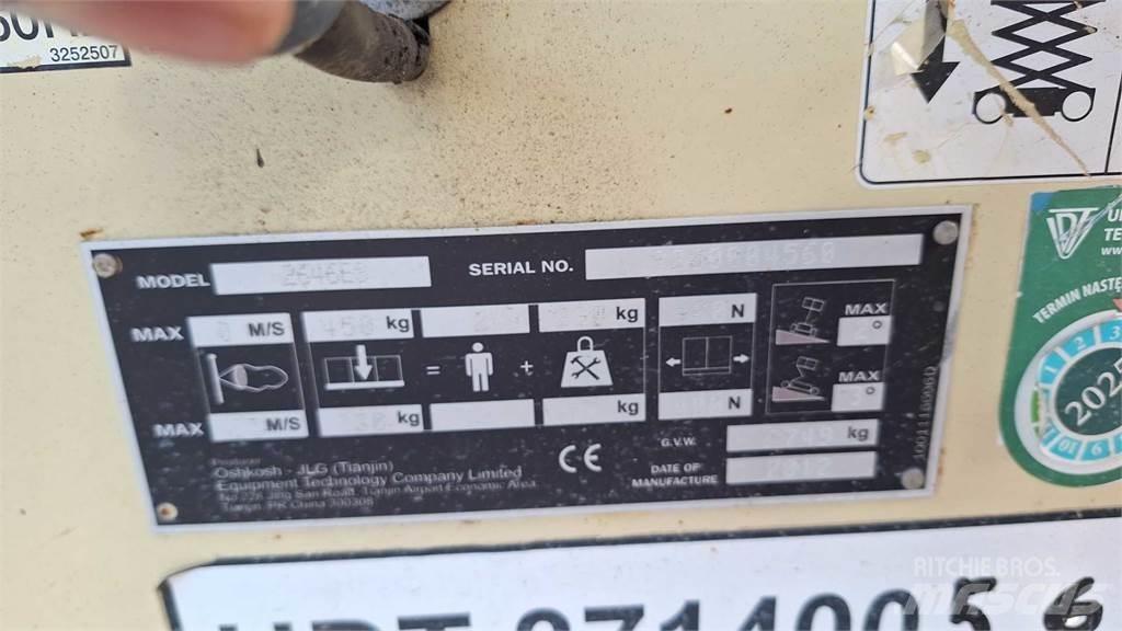 JLG 2646ES Šķerveida pacēlāji