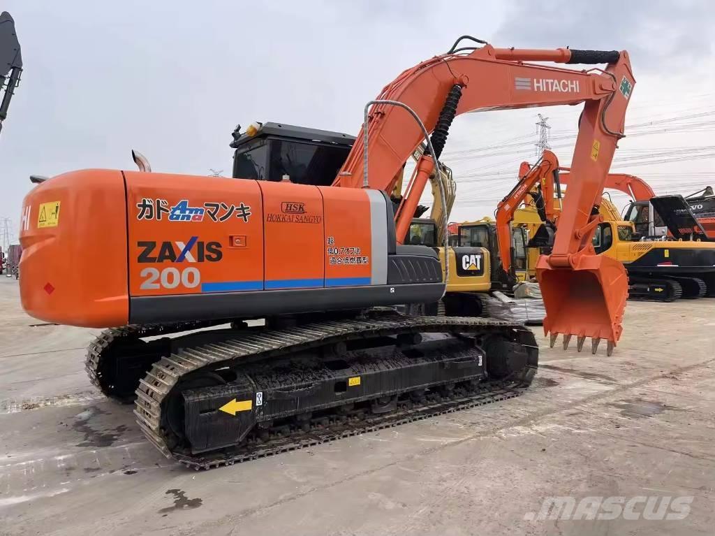 Hitachi ZX 200 Kāpurķēžu ekskavatori