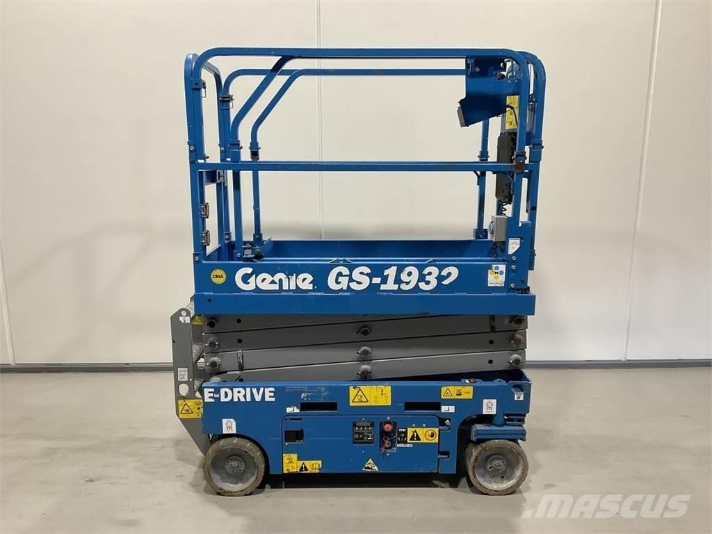 Genie GS-1932 Šķerveida pacēlāji