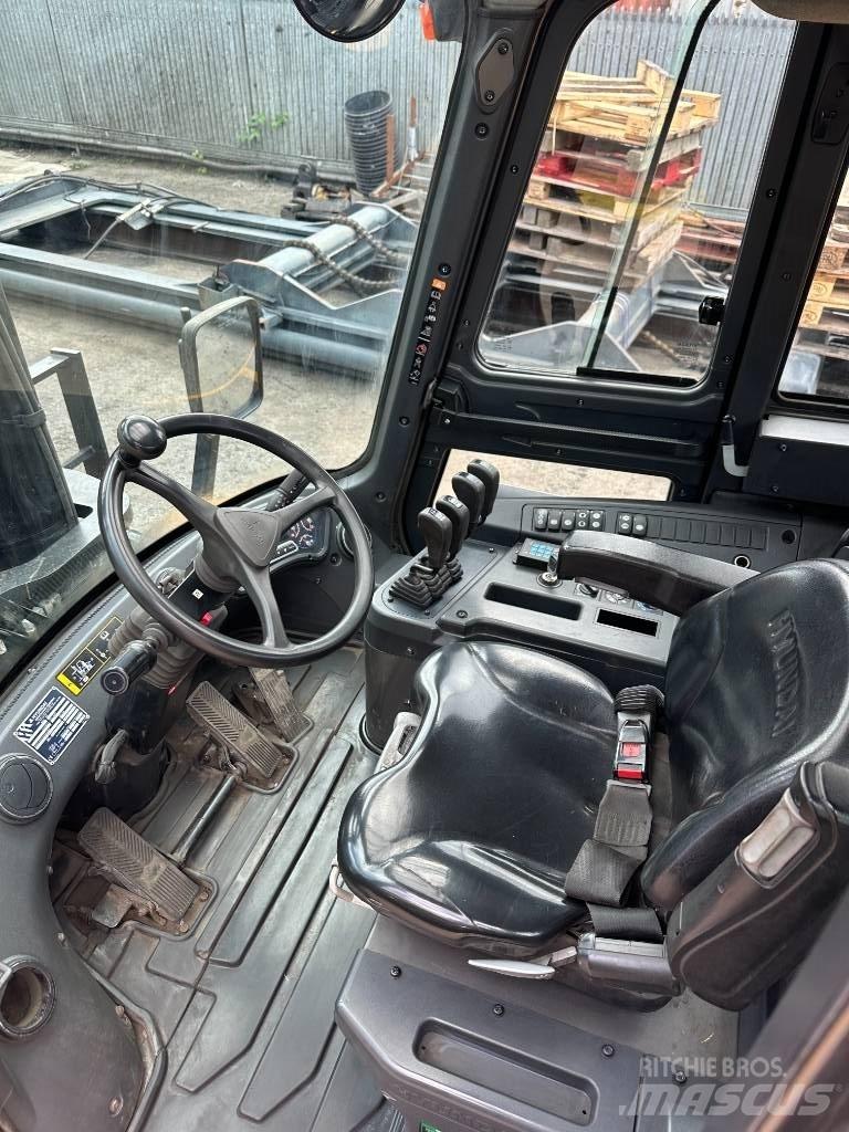 Hyundai 70 D-9 Tehnika ar dīzeļa dzinēju