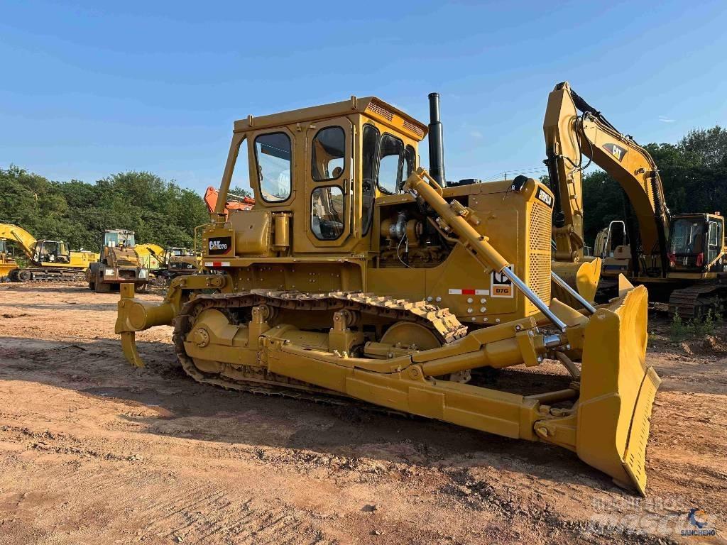 CAT D 7 G Kāpurķēžu buldozeri
