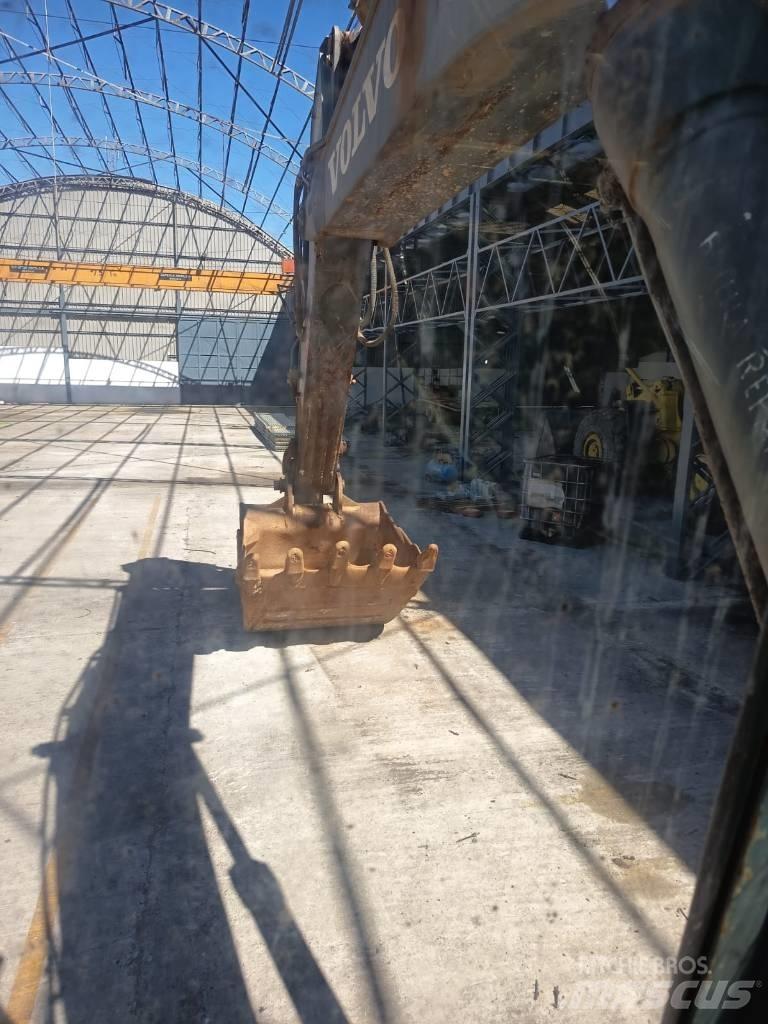 Volvo 290 Kāpurķēžu ekskavatori