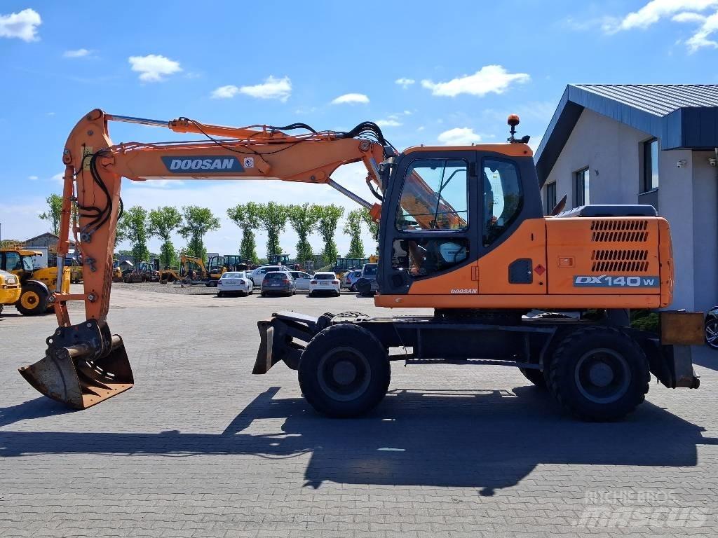 Doosan DX 140 W-3 Ekskavatori uz riteņiem