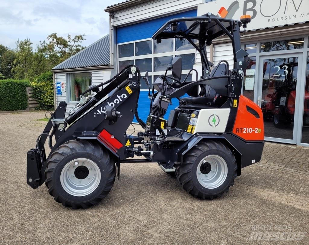 Kubota RT210-2E Iekrāvēji uz riteņiem