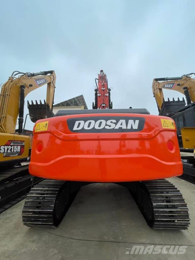 Doosan DX 225 LC Kāpurķēžu ekskavatori
