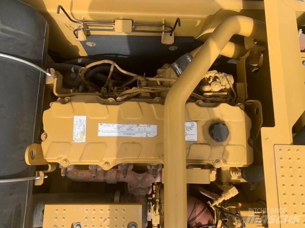 CAT 336 D L Ekskavatori tālās sniedzamības darbiem