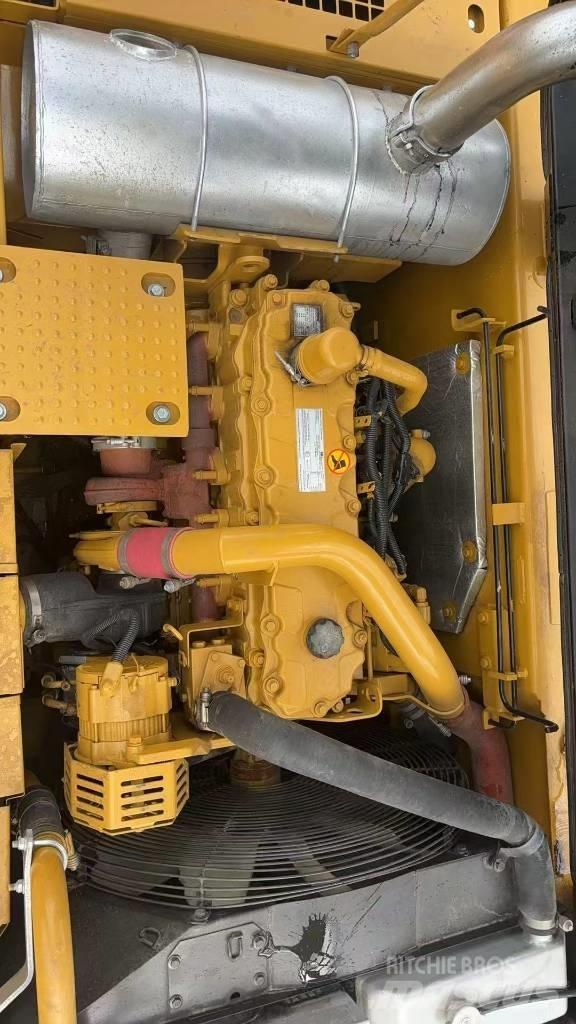 CAT CAT330D2L Vidēja lieluma ekskavatori 7 t - 12 t