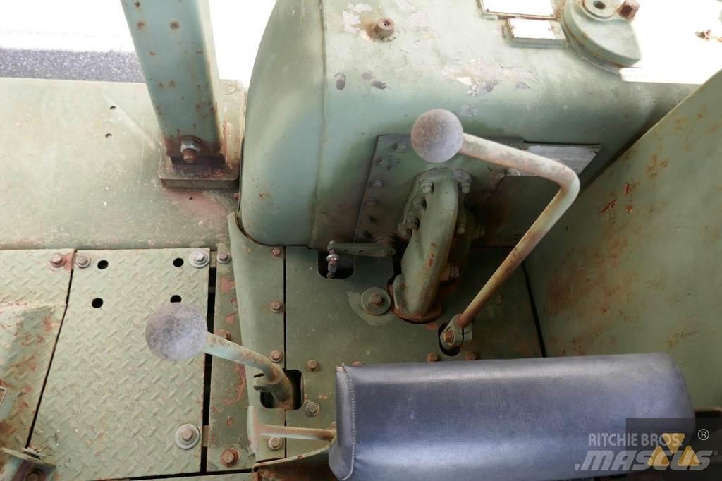 CAT D7F Ex-army Kāpurķēžu buldozeri