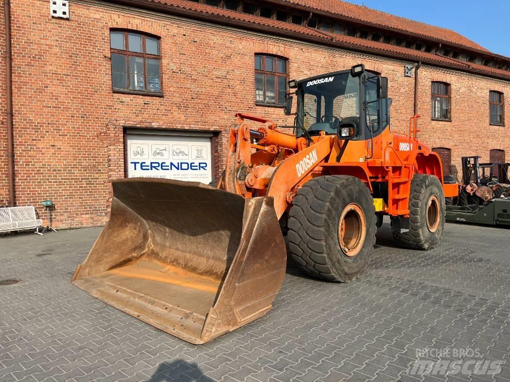 Doosan DL 300 Iekrāvēji uz riteņiem