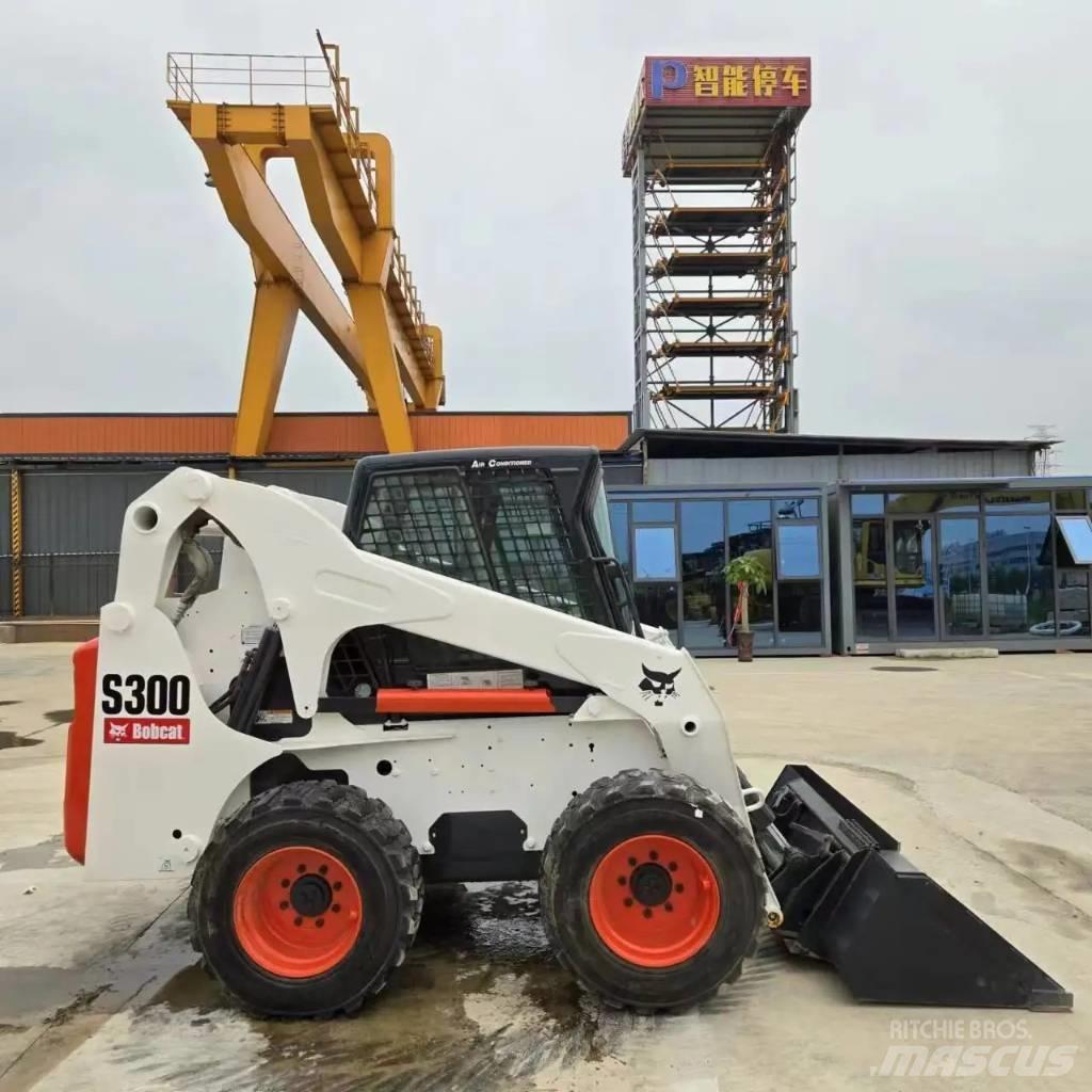 Bobcat S 300 Lietoti riteņu kompaktiekrāvēji