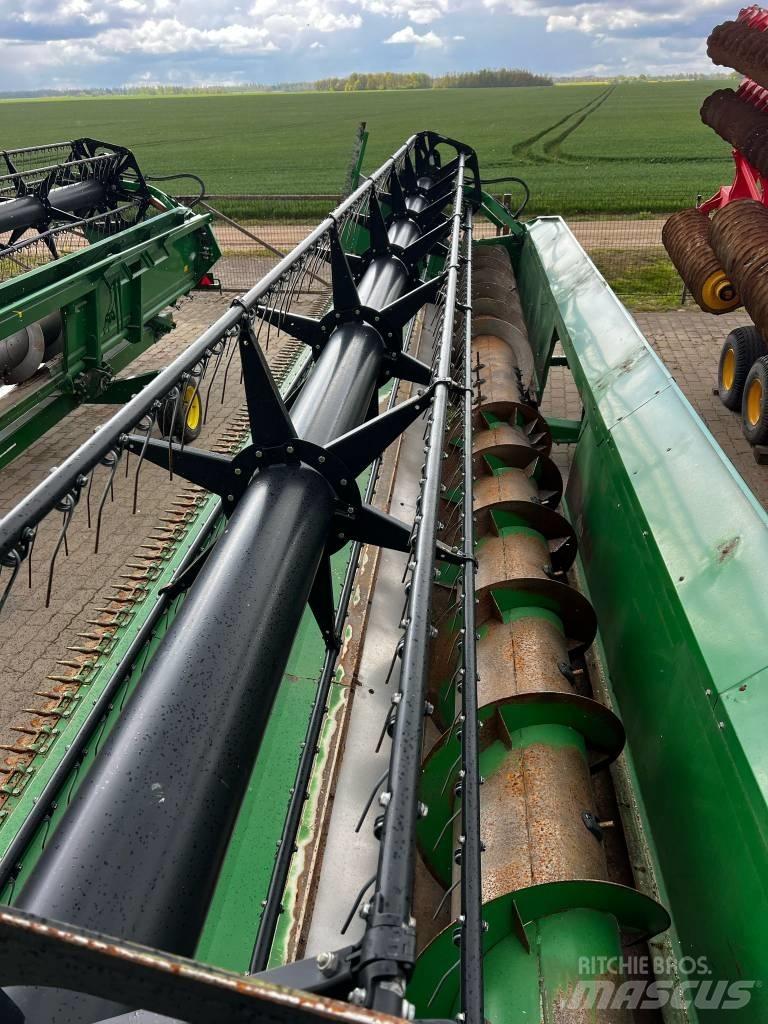 John Deere 630 R Ražas novākšanas galvas