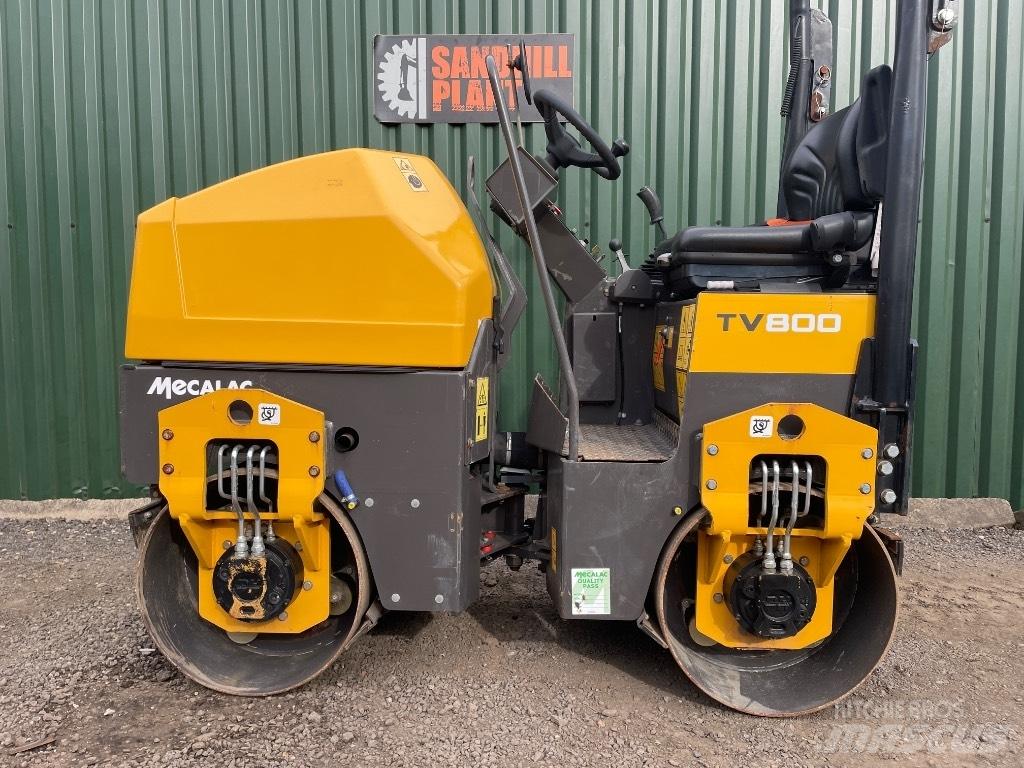 Mecalac TV 800 Divvalču grunts veltņi