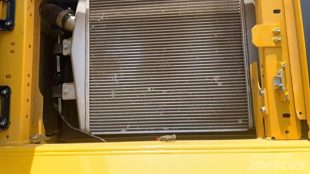 Komatsu PC 450-8 Kāpurķēžu ekskavatori