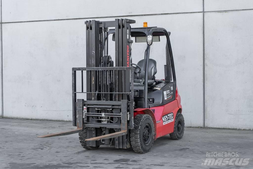 Manitou MI 25 D Tehnika ar dīzeļa dzinēju