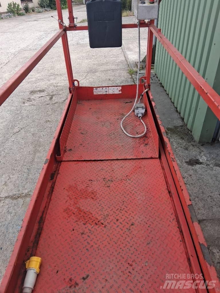 SkyJack SJ III 3226 Šķerveida pacēlāji