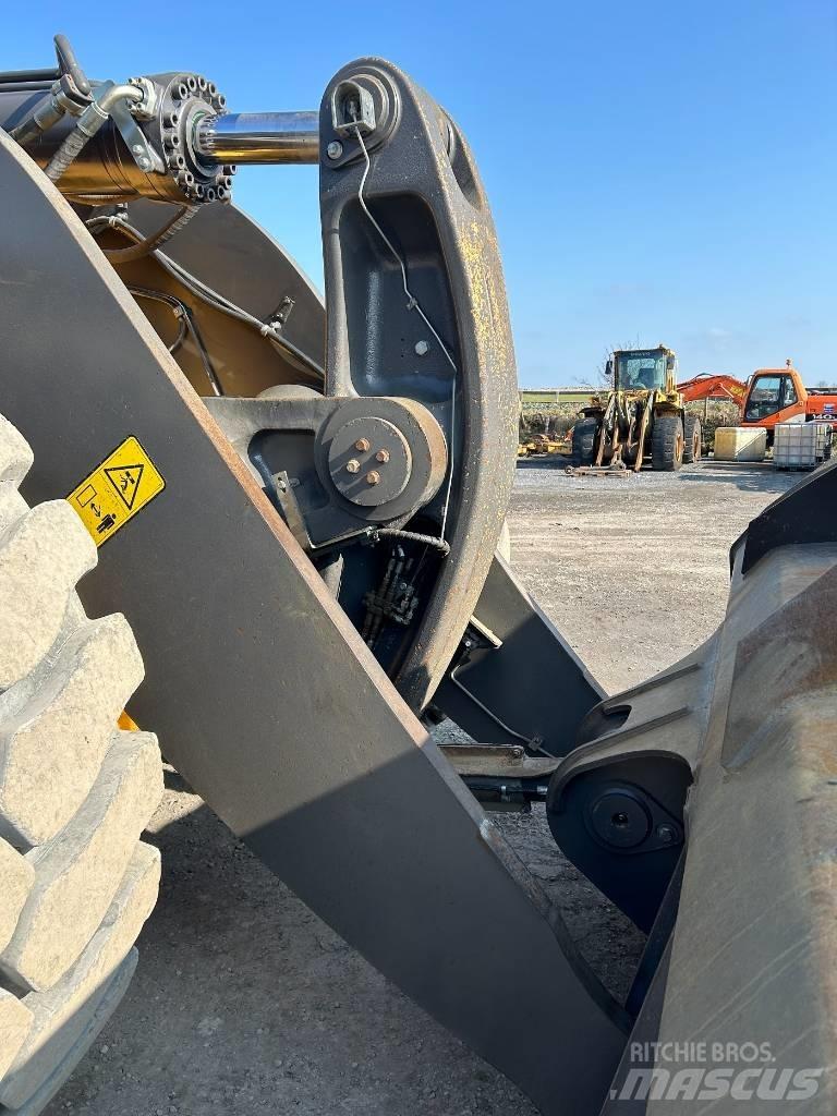 Volvo L 260 H Iekrāvēji uz riteņiem