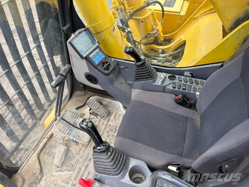 Komatsu PC700LC-11 Kāpurķēžu ekskavatori