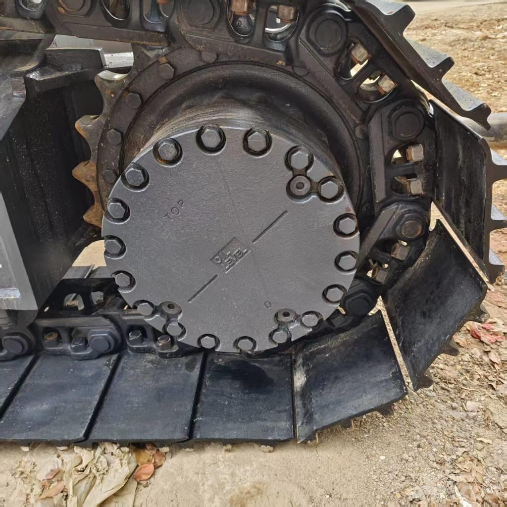 Komatsu PC 200-8 Kāpurķēžu ekskavatori