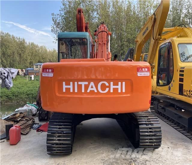 Hitachi EX120 Kāpurķēžu ekskavatori