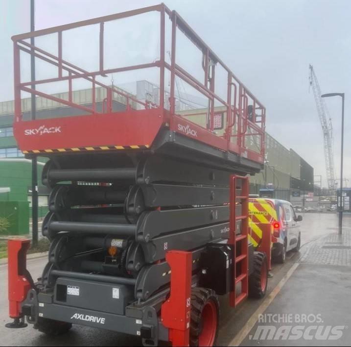 SkyJack SJ9664RT Šķerveida pacēlāji