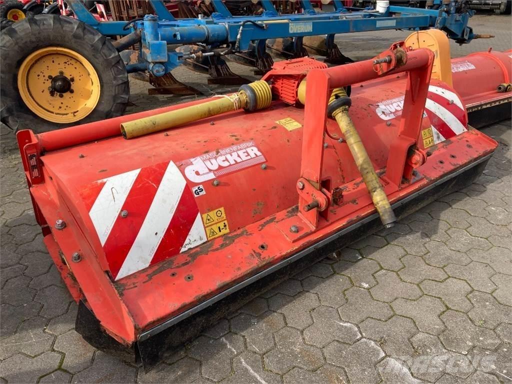 Dücker UM 27 Cits lopbarības novācēju, kombainu aprīkojums